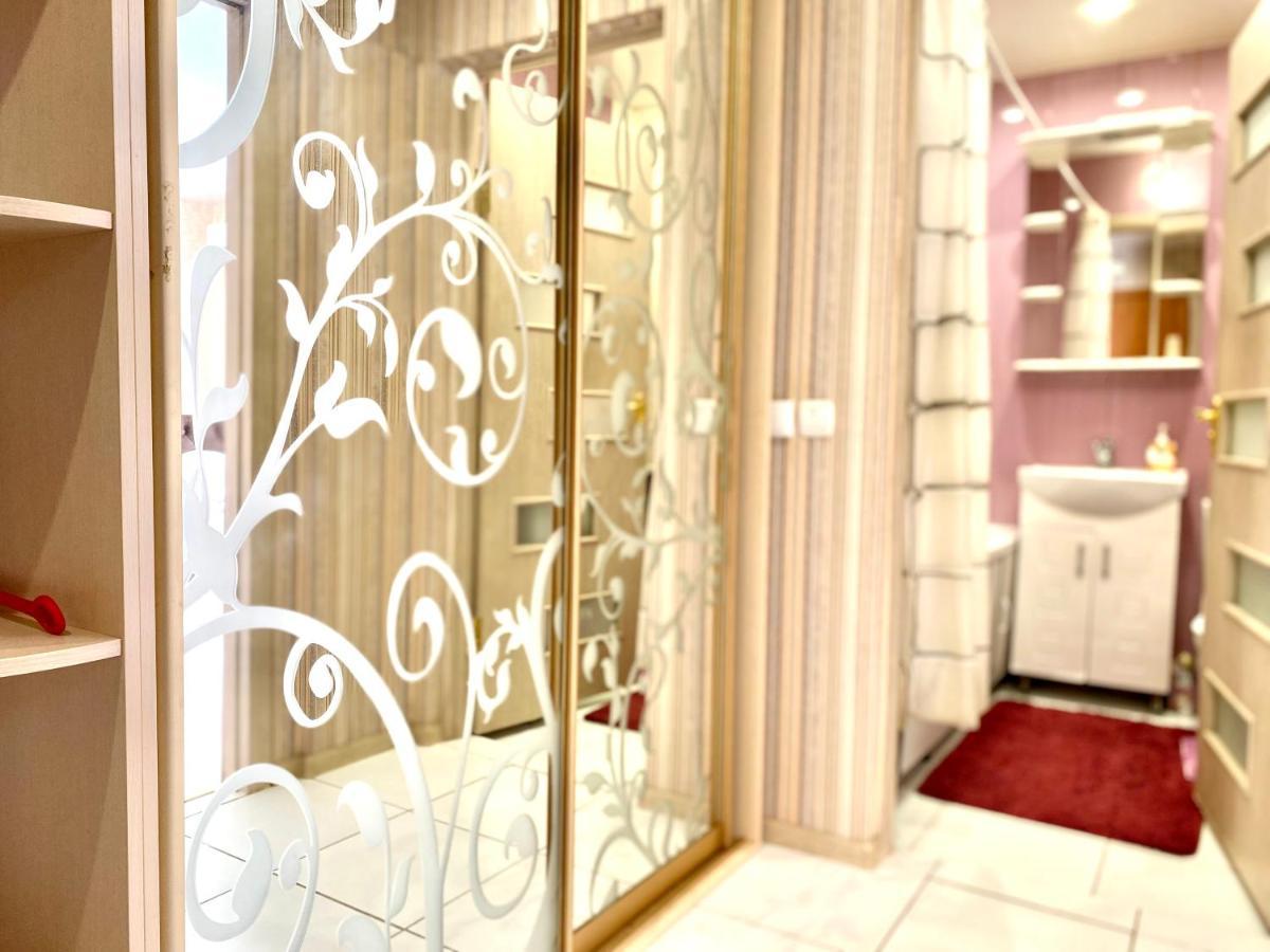 Apartpoltava Елегантна Квартира В Новобудові,Біля Каштанової Алеї, Центр Міста, Звітна Документація Kültér fotó